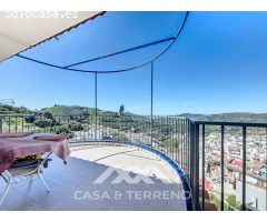 Se vende: Amplio Chalet a Poca Distancia del Centro de Cómpeta