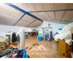 Se vende: Amplio Chalet a Poca Distancia del Centro de Cómpeta
