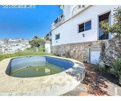Se vende: Amplio Chalet a Poca Distancia del Centro de Cómpeta