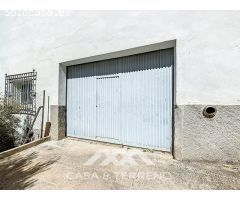 Se vende: Amplio Chalet a Poca Distancia del Centro de Cómpeta