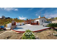 Se vende: Finca con dos unidades residenciales, Benamargosa, Málaga, Andalucía