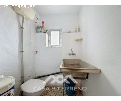 Se vende: Casa con Encanto y Potencial en Canillas de Aceituno