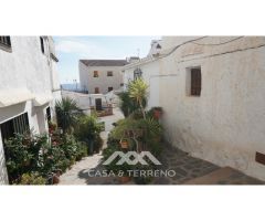 Se vende: Casa con Encanto y Potencial en Canillas de Aceituno