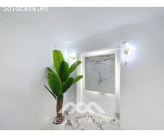 Se vende: Casa de pueblo modernizada con vistas al mar y dos viviendas en