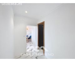 Se vende: Casa de pueblo modernizada con vistas al mar y dos viviendas en