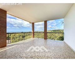 Se vende: Casa de campo con vistas al mar y gran parcela en Almayate Alto