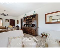Se vende: Casa de campo con vistas al mar y gran parcela en Almayate Alto