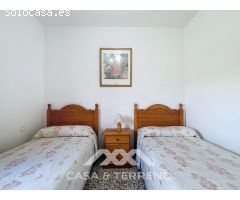Se vende: Casa de campo con vistas al mar y gran parcela en Almayate Alto