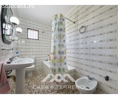 Se vende: Casa de campo con vistas al mar y gran parcela en Almayate Alto