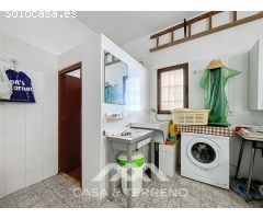 Se vende: Casa de campo con vistas al mar y gran parcela en Almayate Alto
