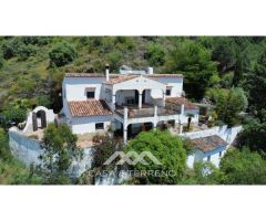 Se vende: Un lugar para llegar y quedarse: Villa mediterránea con alma y vistas