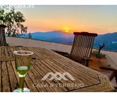 Se vende: Un lugar para llegar y quedarse: Villa mediterránea con alma y vistas