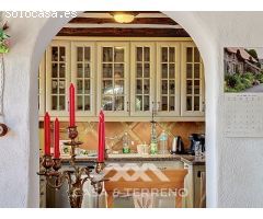 Se vende: Un lugar para llegar y quedarse: Villa mediterránea con alma y vistas