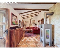 Se vende: Un lugar para llegar y quedarse: Villa mediterránea con alma y vistas