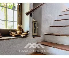 Se vende: Un lugar para llegar y quedarse: Villa mediterránea con alma y vistas