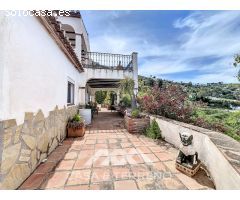 Se vende: Un lugar para llegar y quedarse: Villa mediterránea con alma y vistas