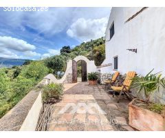 Se vende: Un lugar para llegar y quedarse: Villa mediterránea con alma y vistas