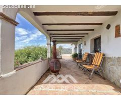 Se vende: Un lugar para llegar y quedarse: Villa mediterránea con alma y vistas