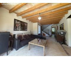 SE ALQUILA MARAVILLOSA CASA DE ESTILO MALLORQUÍN CON PISCINA