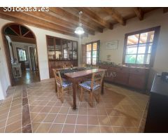 SE ALQUILA MARAVILLOSA CASA DE ESTILO MALLORQUÍN CON PISCINA