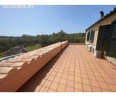 SE ALQUILA MARAVILLOSA CASA DE ESTILO MALLORQUÍN CON PISCINA