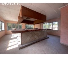 GRAN OPORTUNIDAD EN PLAYA DE MURO - LOCAL COMERCIAL DE 900 m² CON TERRAZA Y GRAN