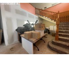 GRAN OPORTUNIDAD EN PLAYA DE MURO - LOCAL COMERCIAL DE 900 m² CON TERRAZA Y GRAN