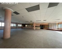GRAN OPORTUNIDAD EN PLAYA DE MURO - LOCAL COMERCIAL DE 900 m² CON TERRAZA Y GRAN