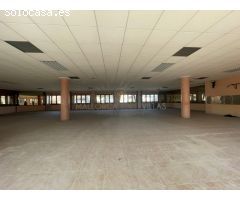 GRAN OPORTUNIDAD EN PLAYA DE MURO - LOCAL COMERCIAL DE 900 m² CON TERRAZA Y GRAN