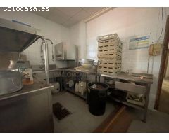 GRAN OPORTUNIDAD EN PLAYA DE MURO - LOCAL COMERCIAL DE 900 m² CON TERRAZA Y GRAN