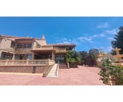VILLA DE LUJO CON RESTAURANTE - ORIHUELA COSTA