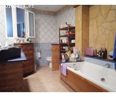 ESPECTACULAR CASA EN EL CENTRO DEL PUEBLO