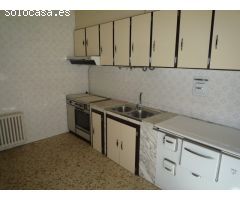 CASA EN CACABELOS. Buena situación