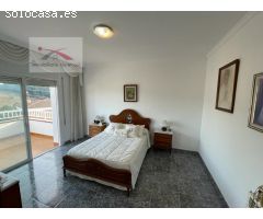 CASA FAMILIAR CON PISCINA LA SOLEIA
