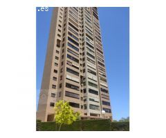 PISO EN ZONA PUEBLO LEVANTE DE BENIDORM 4 DORM. 2 BAÑOS, PARKING Y PISCINA