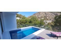 OPORTUNIDAD ESPECTACULAR VILLA 4 DORMITORIOS EN SIERRA DE ALTEA.