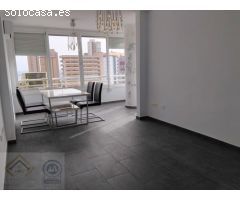 Apartamento reformado en zona Playa Levante de Benidorm. 2 dormitorios. Piscina.