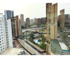 Apartamento reformado en zona Playa Levante de Benidorm. 2 dormitorios. Piscina.