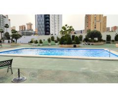 Apartamento reformado en zona Playa Levante de Benidorm. 2 dormitorios. Piscina.