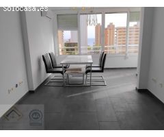 Apartamento reformado en zona Playa Levante de Benidorm. 2 dormitorios. Piscina.