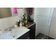 Piso en zona Levante de Benidorm. 2 dormitorios. Parking y piscina.