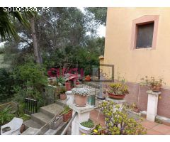 CASA AISLADA CON GRAN TERRENO Y PISCINA