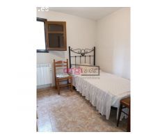 CASA AISLADA CON GRAN TERRENO Y PISCINA