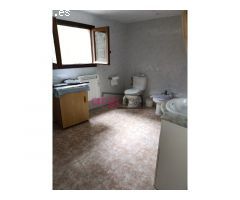 CASA AISLADA CON GRAN TERRENO Y PISCINA