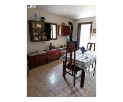 CASA AISLADA CON GRAN TERRENO Y PISCINA