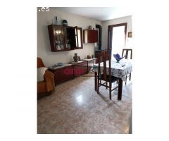 CASA AISLADA CON GRAN TERRENO Y PISCINA