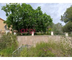 CASA AISLADA CON GRAN TERRENO Y PISCINA
