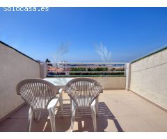 Ático dúplex con vistas al mar y parking en Roses