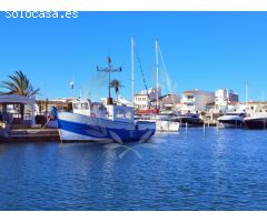 Apartamento con amarre para velero y garaje en Empuriabrava