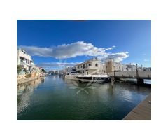Apartamento en isla cartago con garaje
